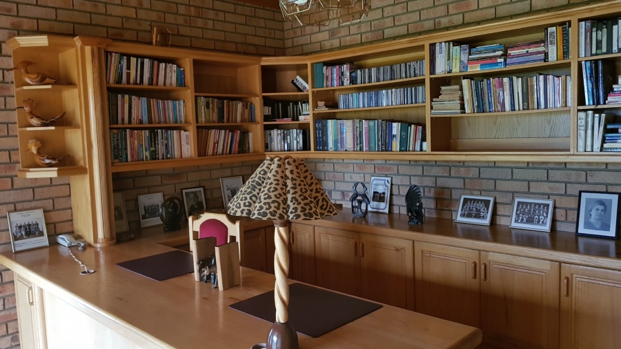 5 Bedroom Property for Sale in Sasolburg Rural Free State